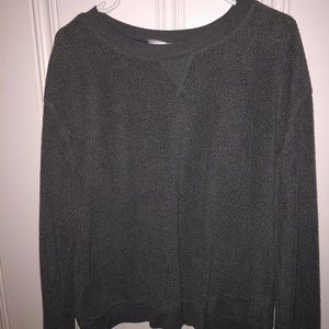 Simple cozy crewneck!